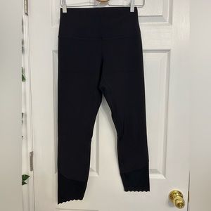 Lululemon wunder train leggings 21” size 8